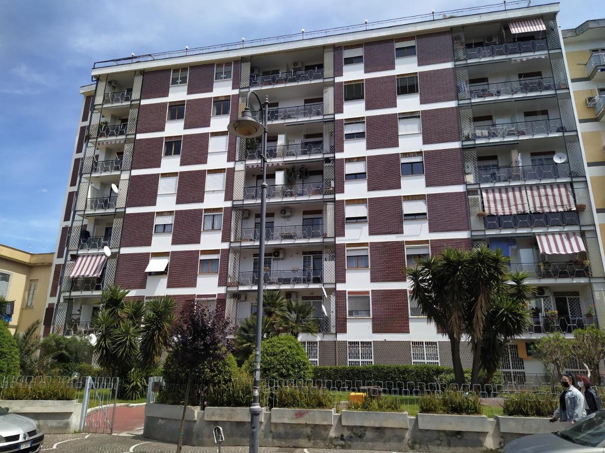 סן ג'יורג'יו א קרמאנו Vesuvio Corner - Spacious And Colorful Apartment In San Giorgio, Very Close To Napoli, Ideal For Families And Groups, Close To Pompeii, Sorrento... מראה חיצוני תמונה